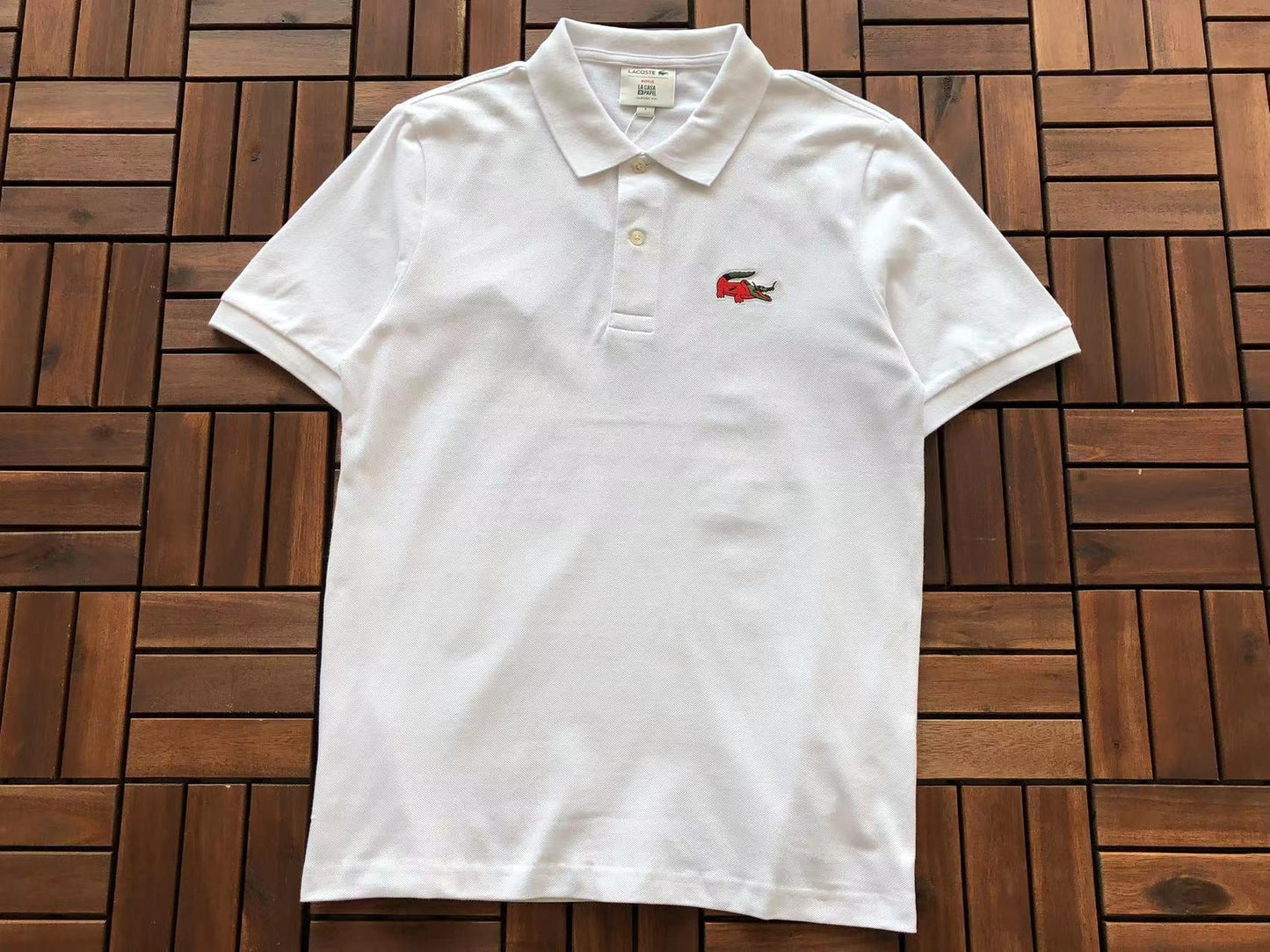 Collection de polos Lacoste x Netflix