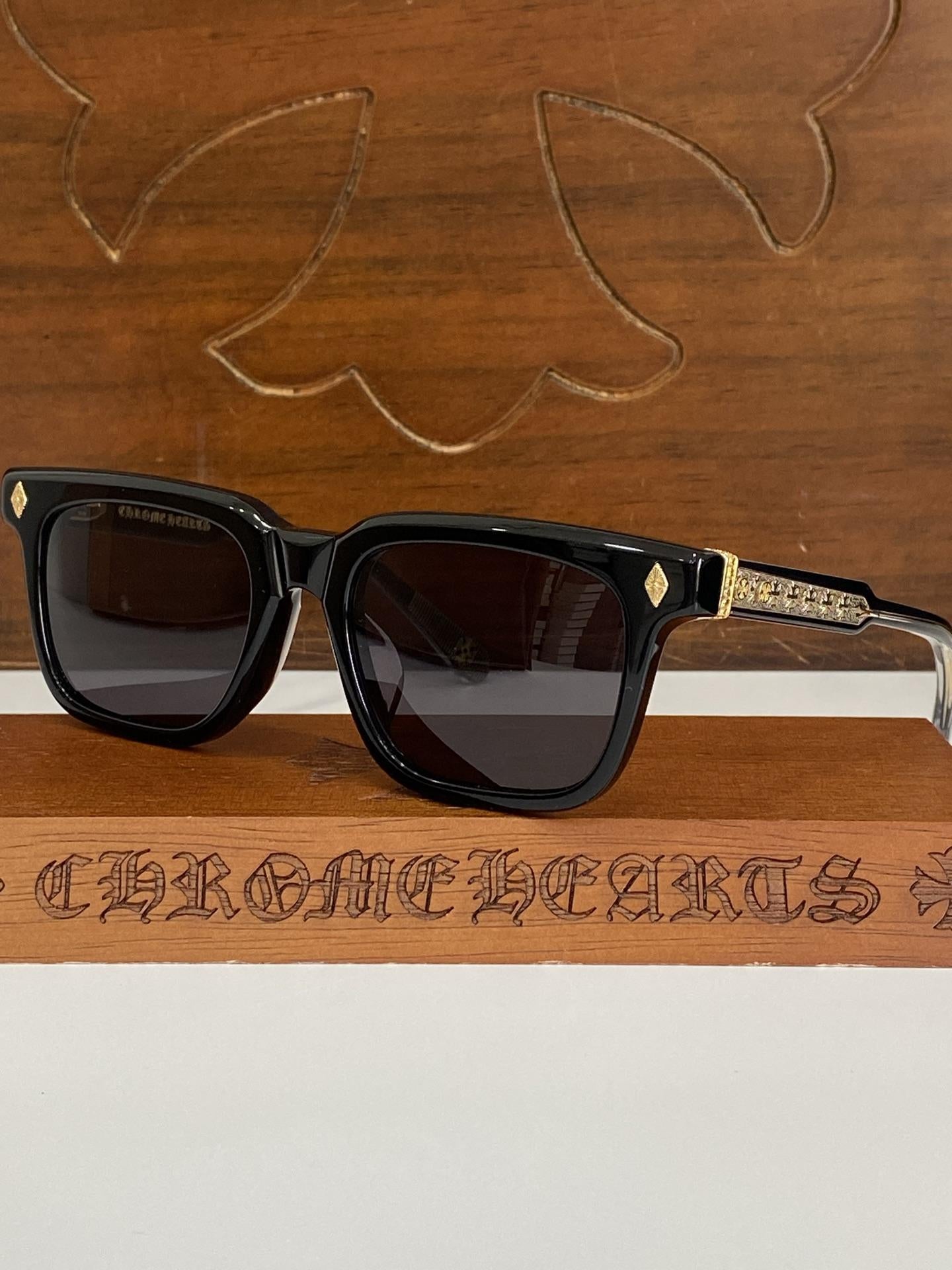 Lunettes Chrome Hearts