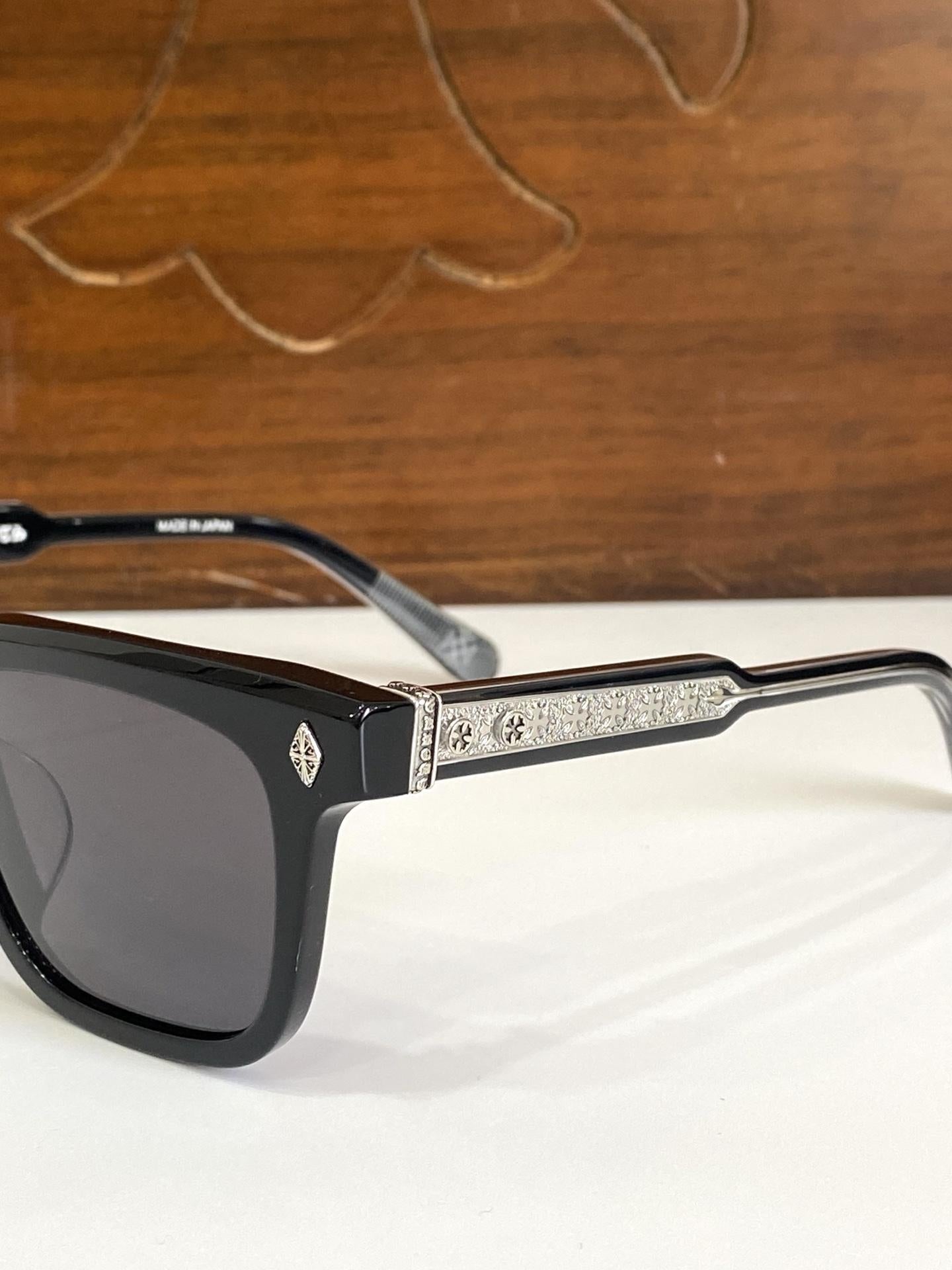 Lunettes Chrome Hearts