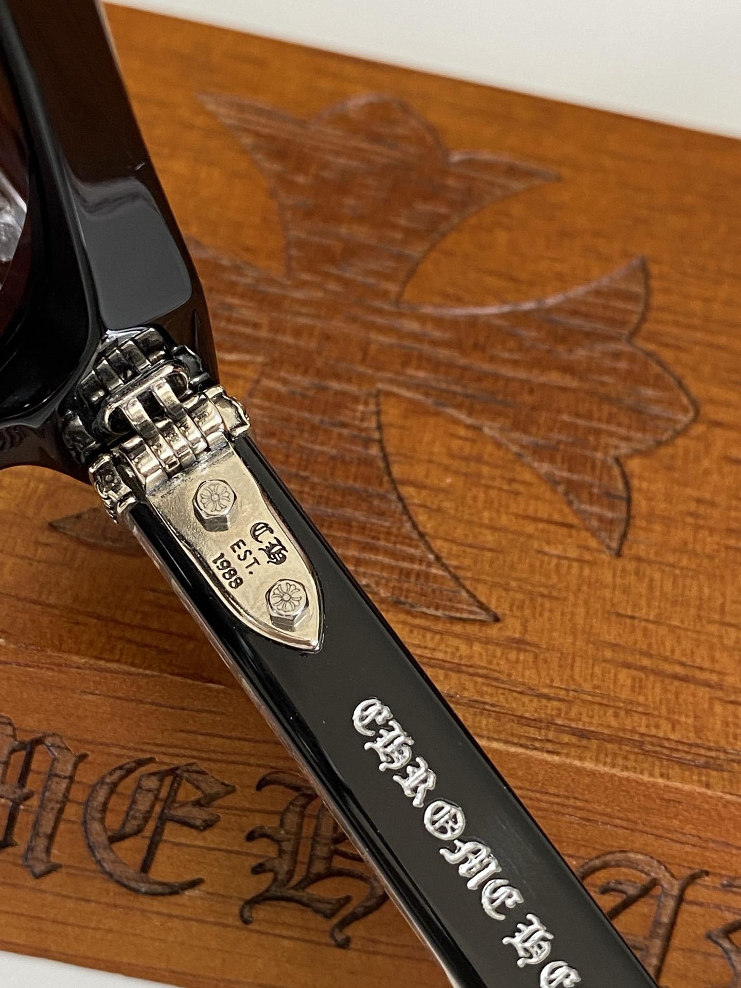 Lunettes Chrome Hearts