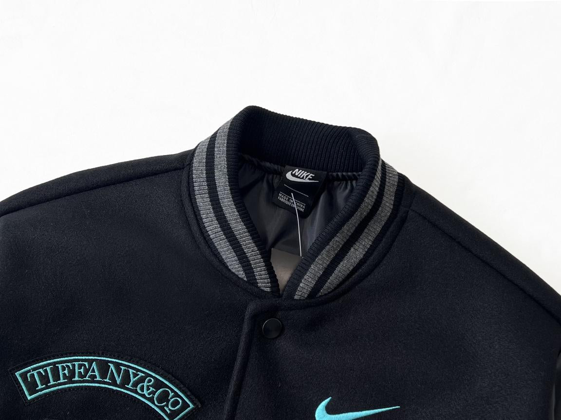 Blouson universitaire Nike x Tiffany and Co.