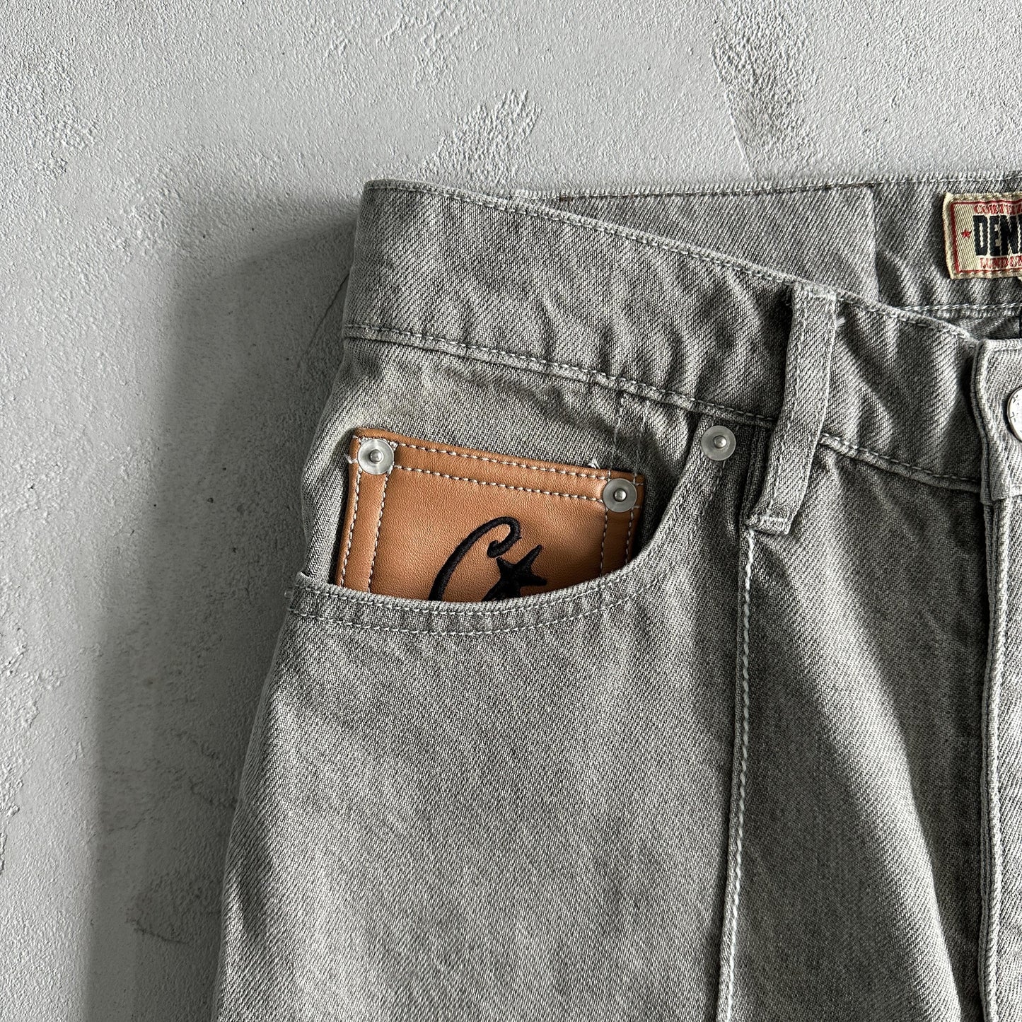 Corteiz Jean en denim gris