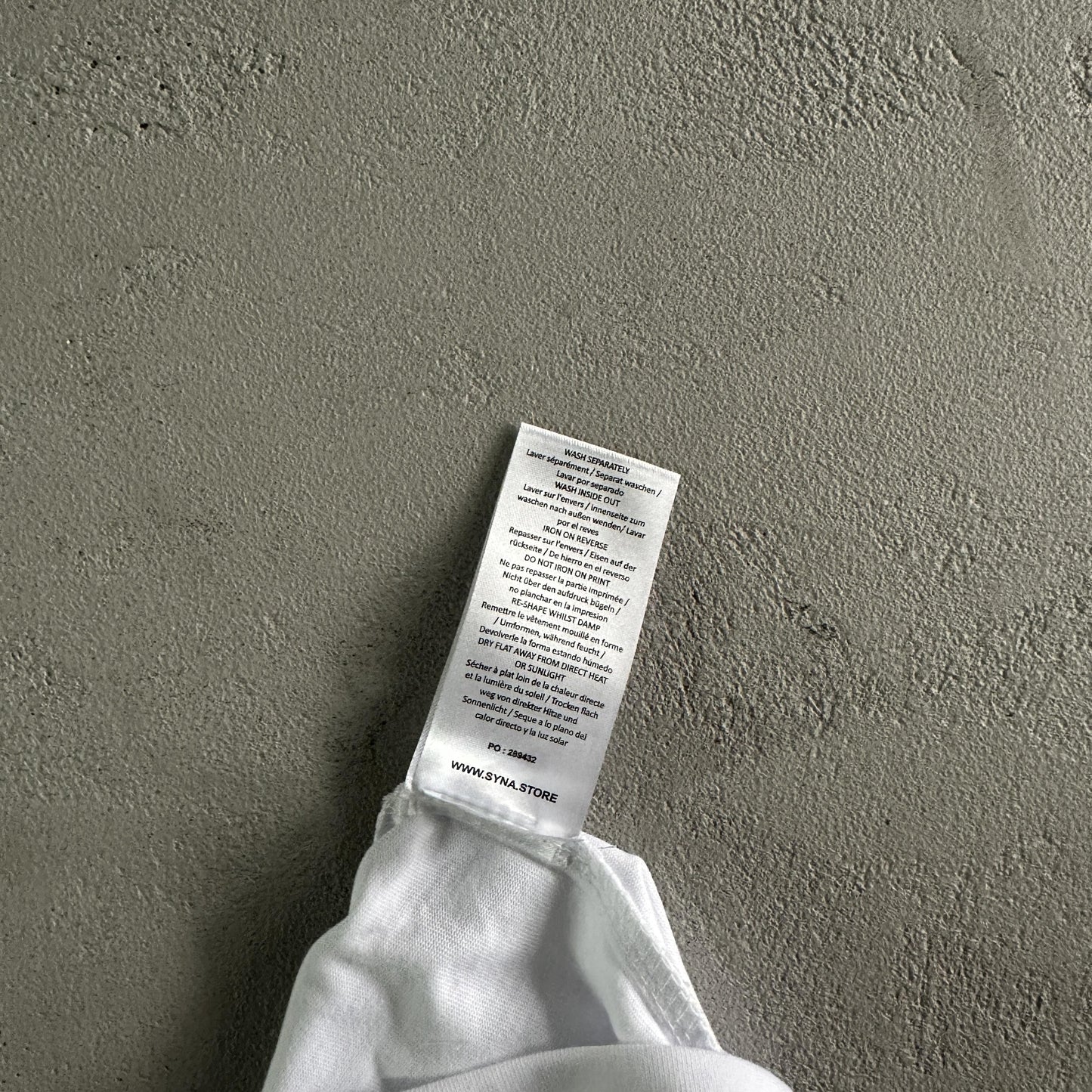 Synaworld Tshirt Loading