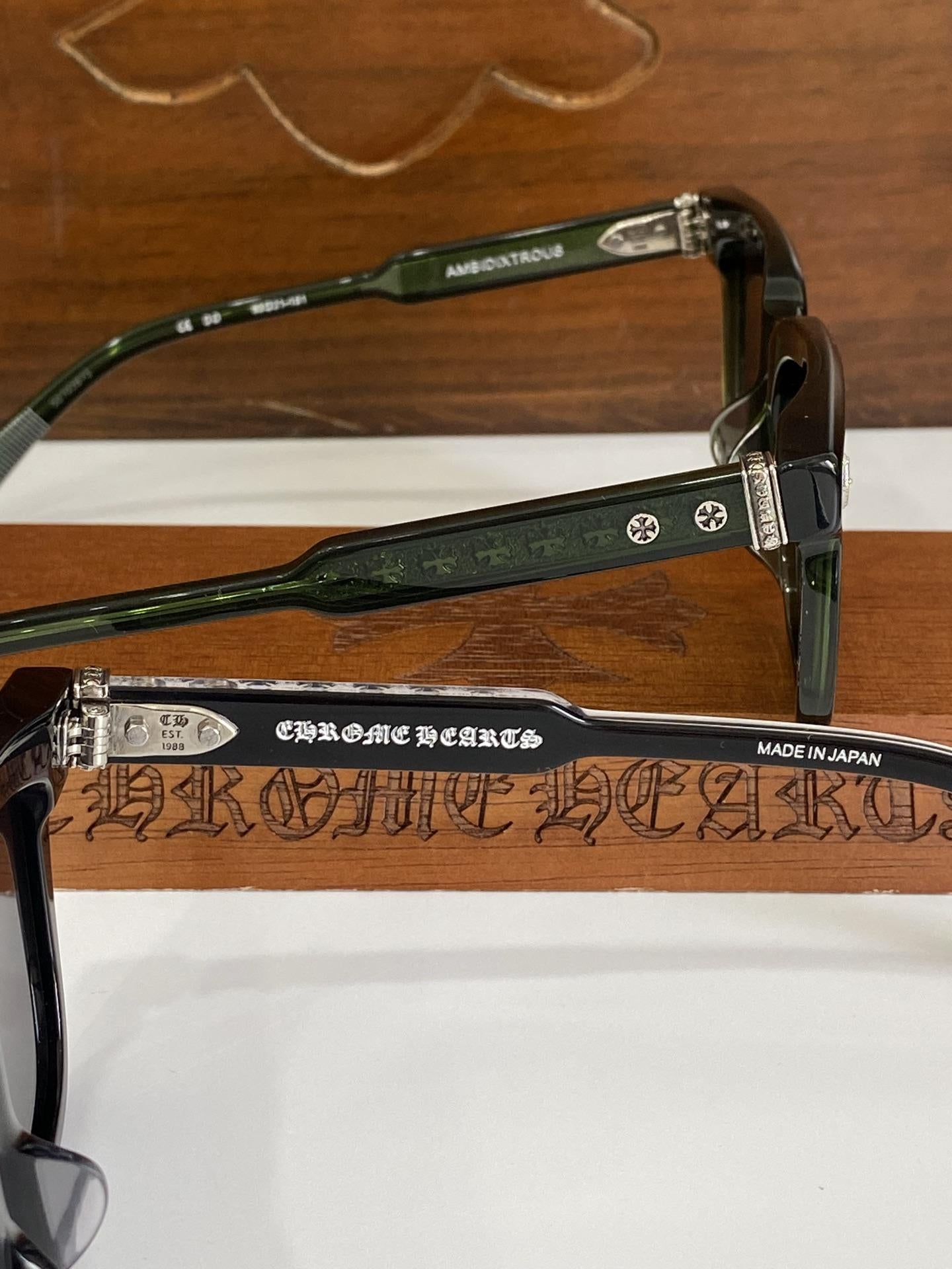 Lunettes Chrome Hearts