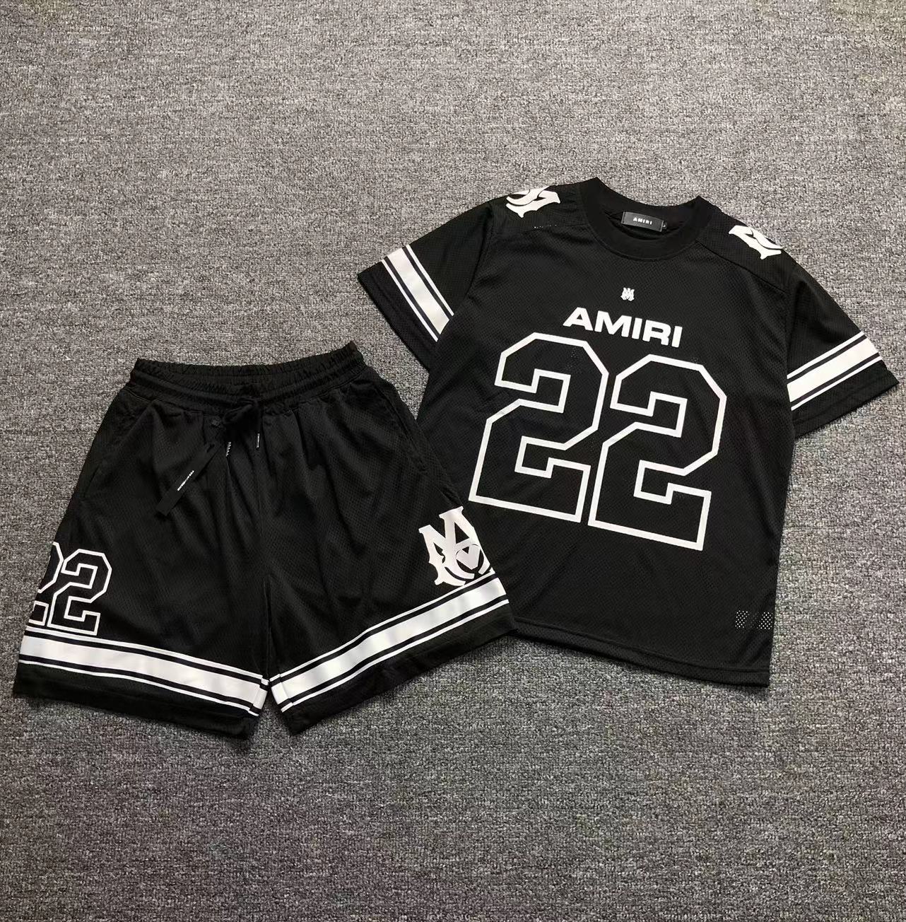 Short et T-shirt Amiri