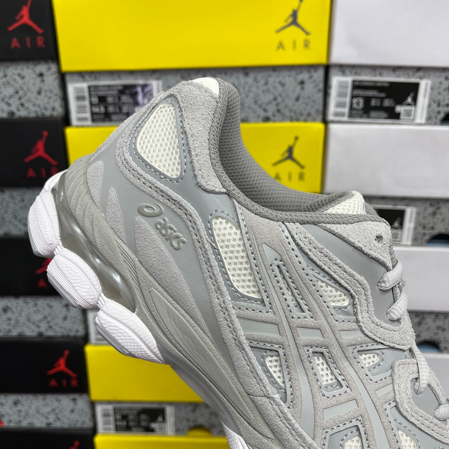 ASICS Gel-NYC Crème et Gris Nuage